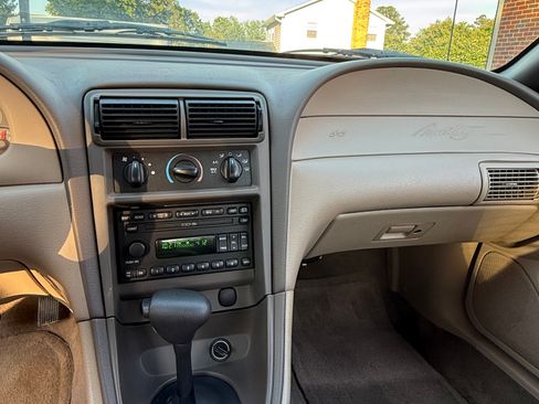 Used 2002 Ford Mustang Premium RWD image 15