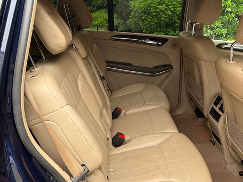 Used 2014 Mercedes-Benz GL 450 4MATIC image 11