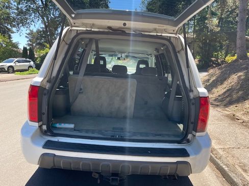 Used 2005 Honda Pilot EX image 10
