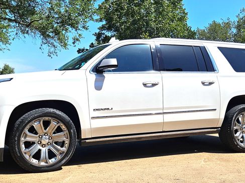 Used 2016 GMC Yukon XL Denali w/ Open Road Package AWD/4WD image 8