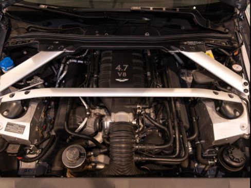 Used 2015 Aston Martin V8 Vantage GT image 9