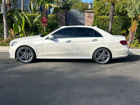 Used 2014 Mercedes-Benz E 63 AMG 4MATIC Sedan image 5