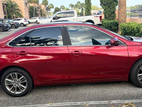 Used 2015 Toyota Camry SE FWD image 20