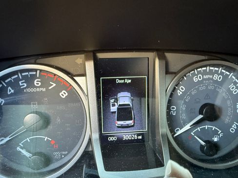 Used 2021 Toyota Tacoma SR5 RWD image 10