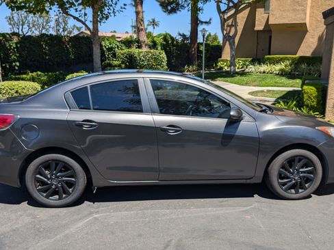 Used 2012 MAZDA MAZDA3 i Touring image 9