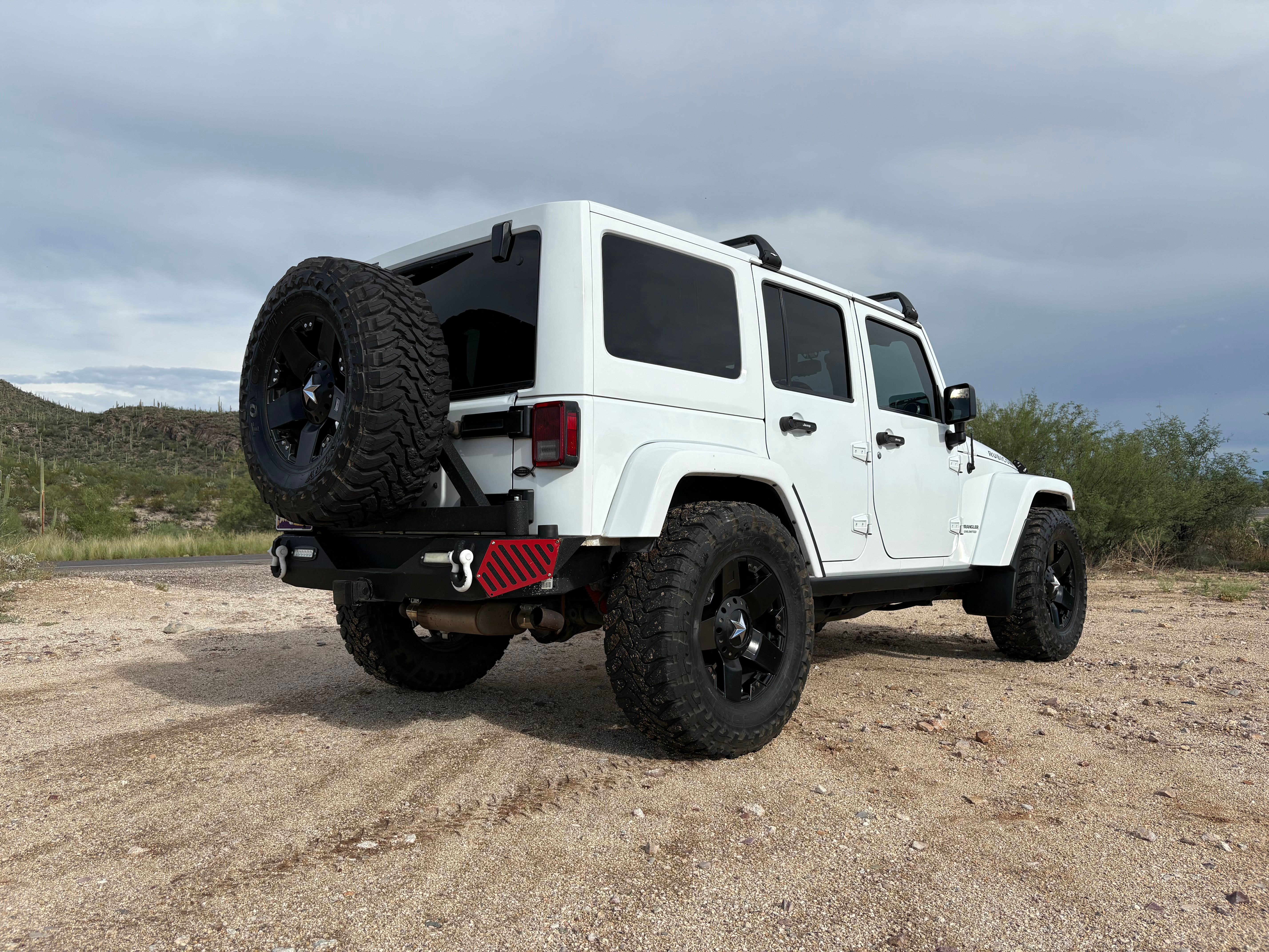Used 2015 Jeep Wrangler Unlimited Rubicon w/ Connectivity Group AWD/4WD image 6