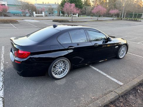 Used 2011 BMW 550i Sedan image 12