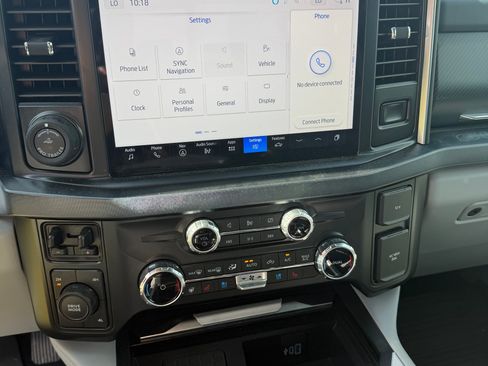 Used 2024 Ford F350 Limited w/ FX4 Off-Road Package AWD/4WD image 15