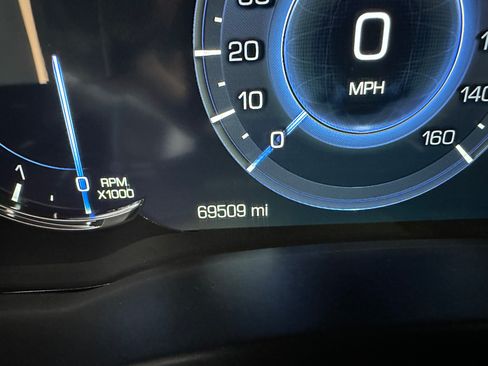 Used 2020 Cadillac Escalade Premium Luxury AWD/4WD image 20
