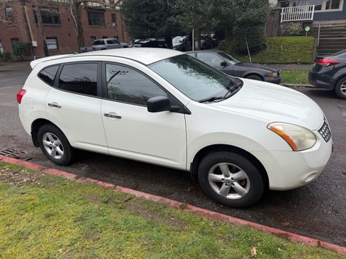 Used 2010 Nissan Rogue S w/ 360 Degree Value Pkg image 1