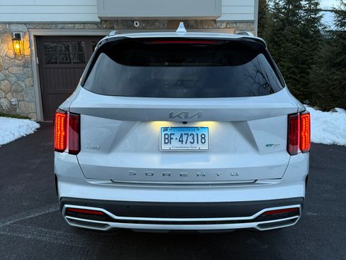 Used 2022 Kia Sorento SX w/ Panoramic Sunroof Package image 4