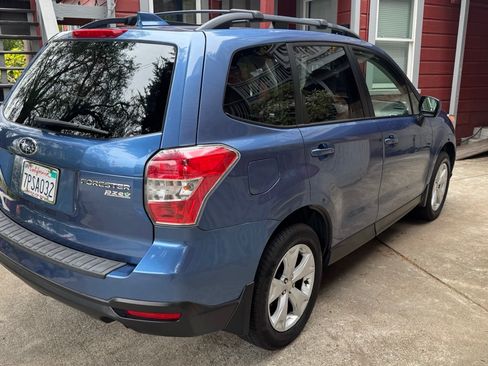 Used 2016 Subaru Forester 2.5i Premium w/ All-Weather Package AWD/4WD image 8