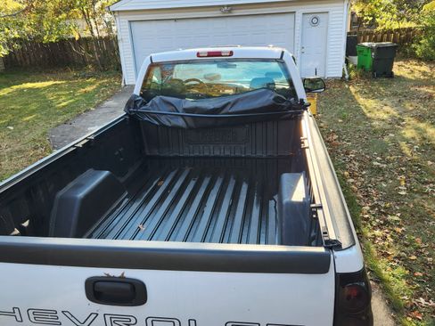 Used 2005 Chevrolet Silverado 2500 W/T w/ Heavy-Duty Power Package image 12