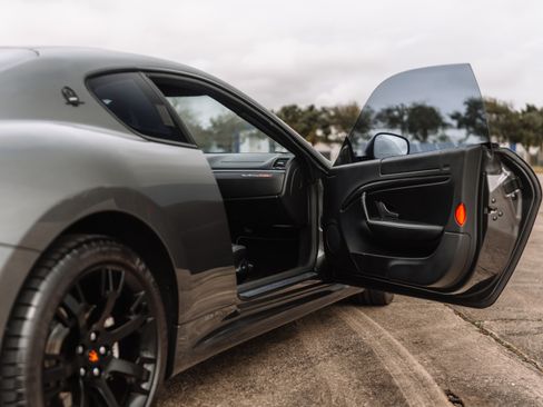 Used 2014 Maserati GranTurismo MC image 12