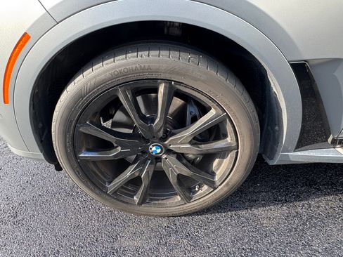 Used 2023 BMW X7 xDrive40i w/ M Sport Package image 26