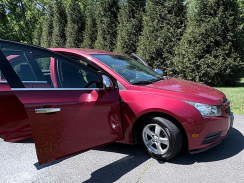 Used 2014 Chevrolet Cruze LT FWD image 5