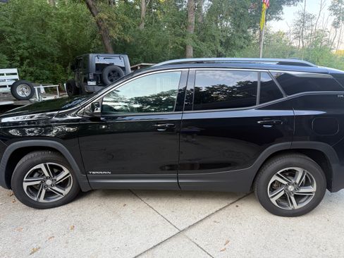 Used 2020 GMC Terrain SLT image 4