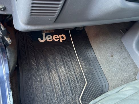Used 1998 Jeep Wrangler SE image 9