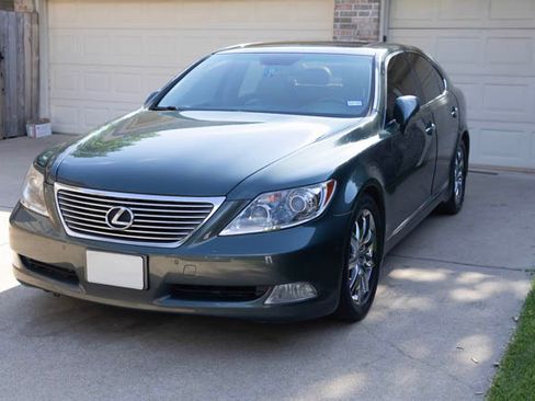 Used 2007 Lexus LS 460 RWD image 2