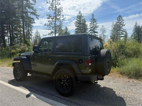 Used 2021 Jeep Wrangler Sport AWD/4WD image 5
