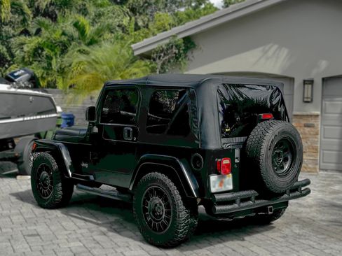 Used 2006 Jeep Wrangler X w/ Jeep 65th Anniversary Edition image 6