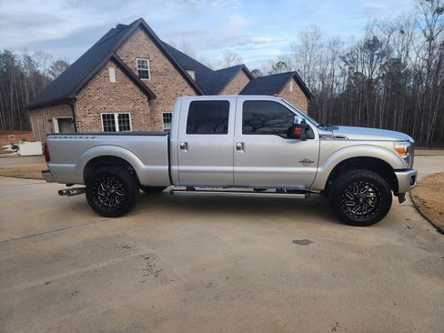 Used 2013 Ford F250 Platinum w/ FX4 Off Road Pkg image 13