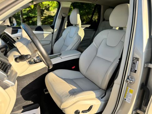Used 2016 Volvo XC90 T5 Momentum FWD image 11