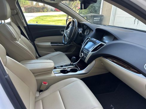 Used 2018 Acura TLX w/ Technology Package image 9
