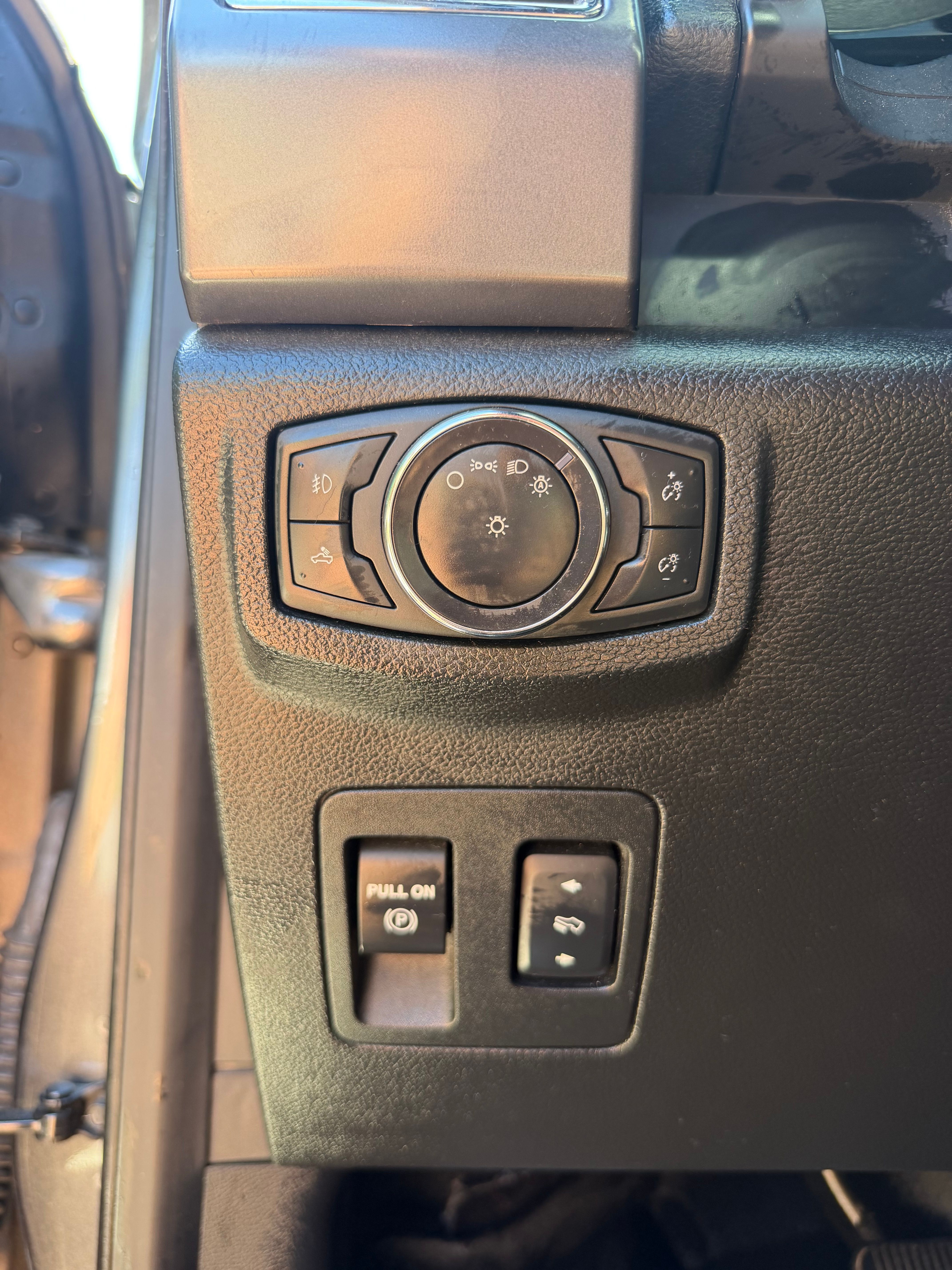 Used 2016 Ford F150 XLT w/ Equipment Group 302A Luxury AWD/4WD image 17