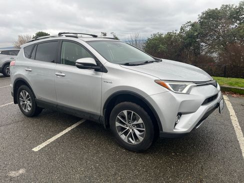 Used 2016 Toyota RAV4 XLE image 5