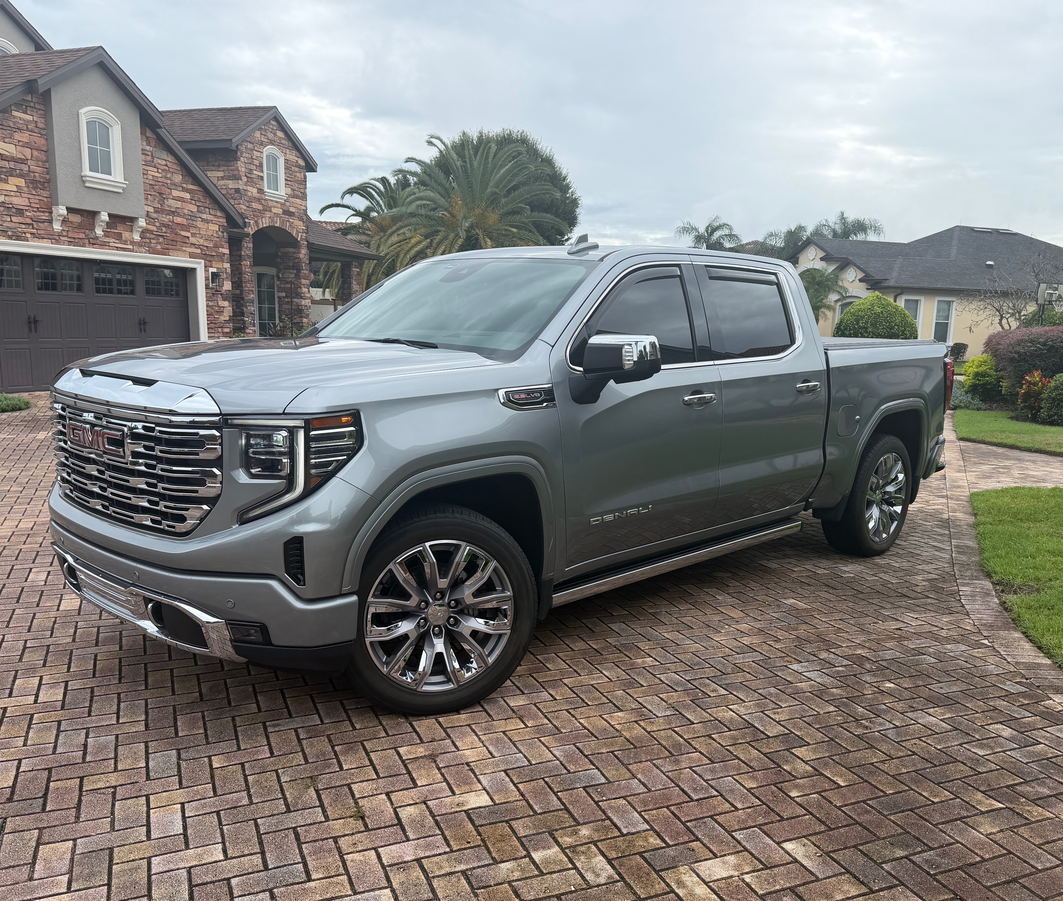 Used 2023 GMC Sierra 1500 Denali AWD/4WD image 1