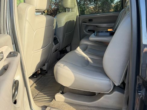 Used 2003 Chevrolet Silverado 2500 LT w/ Skid Plate Package AWD/4WD image 12