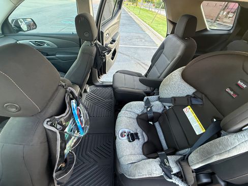 Used 2019 Chevrolet Traverse LT AWD/4WD image 16