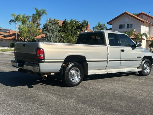 Used 1997 Dodge Ram 2500 Truck 2WD Club Cab image 1