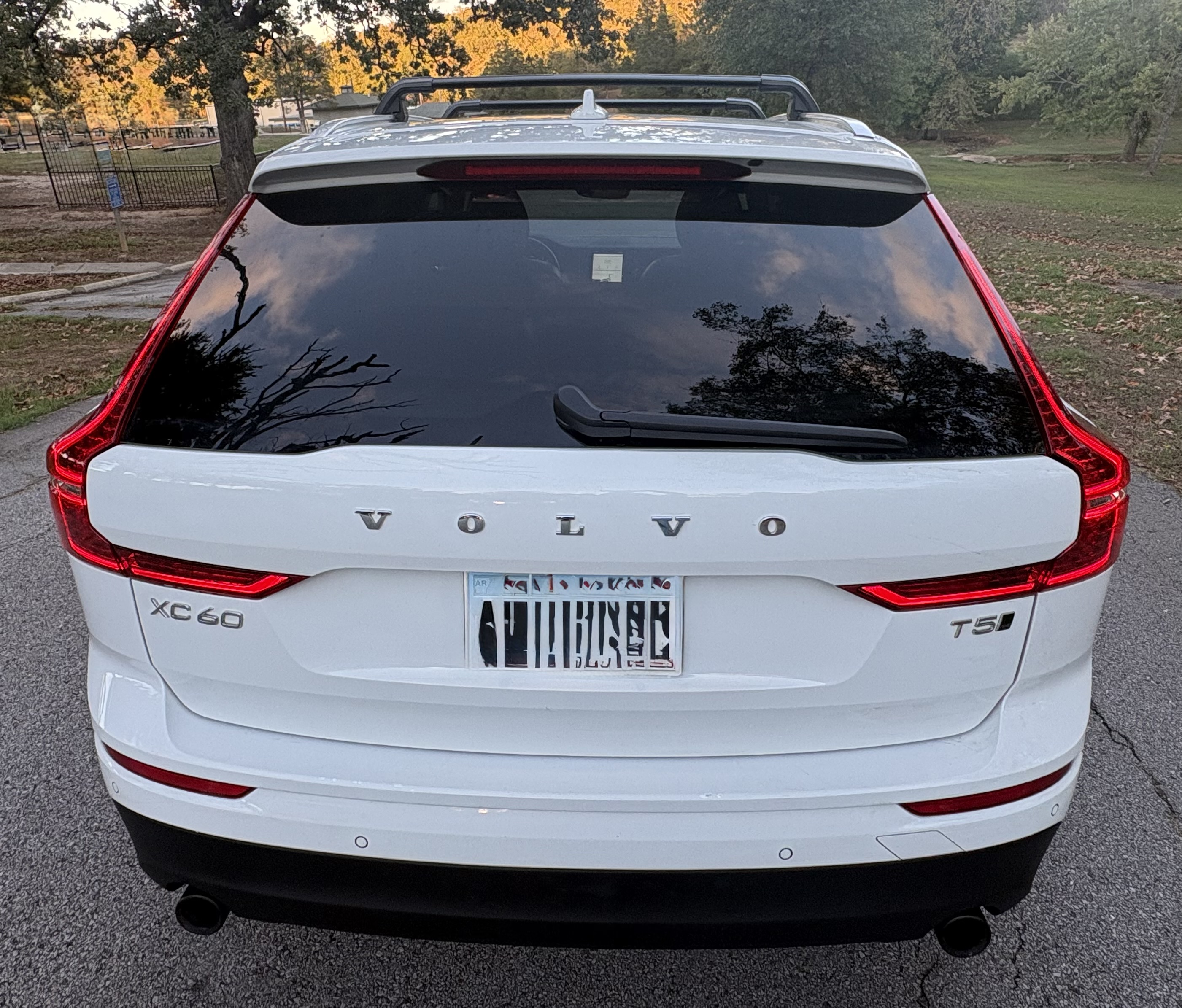 Used 2020 Volvo XC60 T5 Momentum AWD/4WD image 12