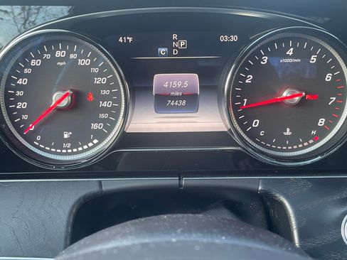 Used 2018 Mercedes-Benz E 300 4MATIC image 9