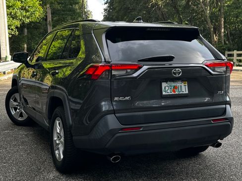 Used 2019 Toyota RAV4 XLE FWD image 4