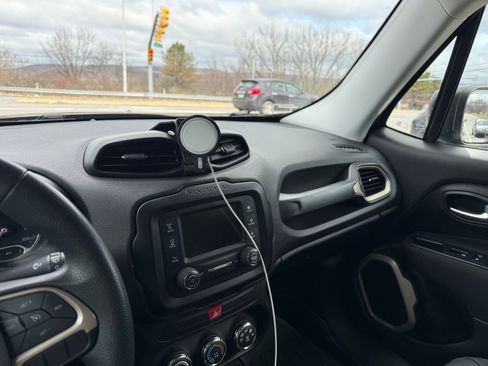 Used 2017 Jeep Renegade Sport w/ Power & Air Group image 10