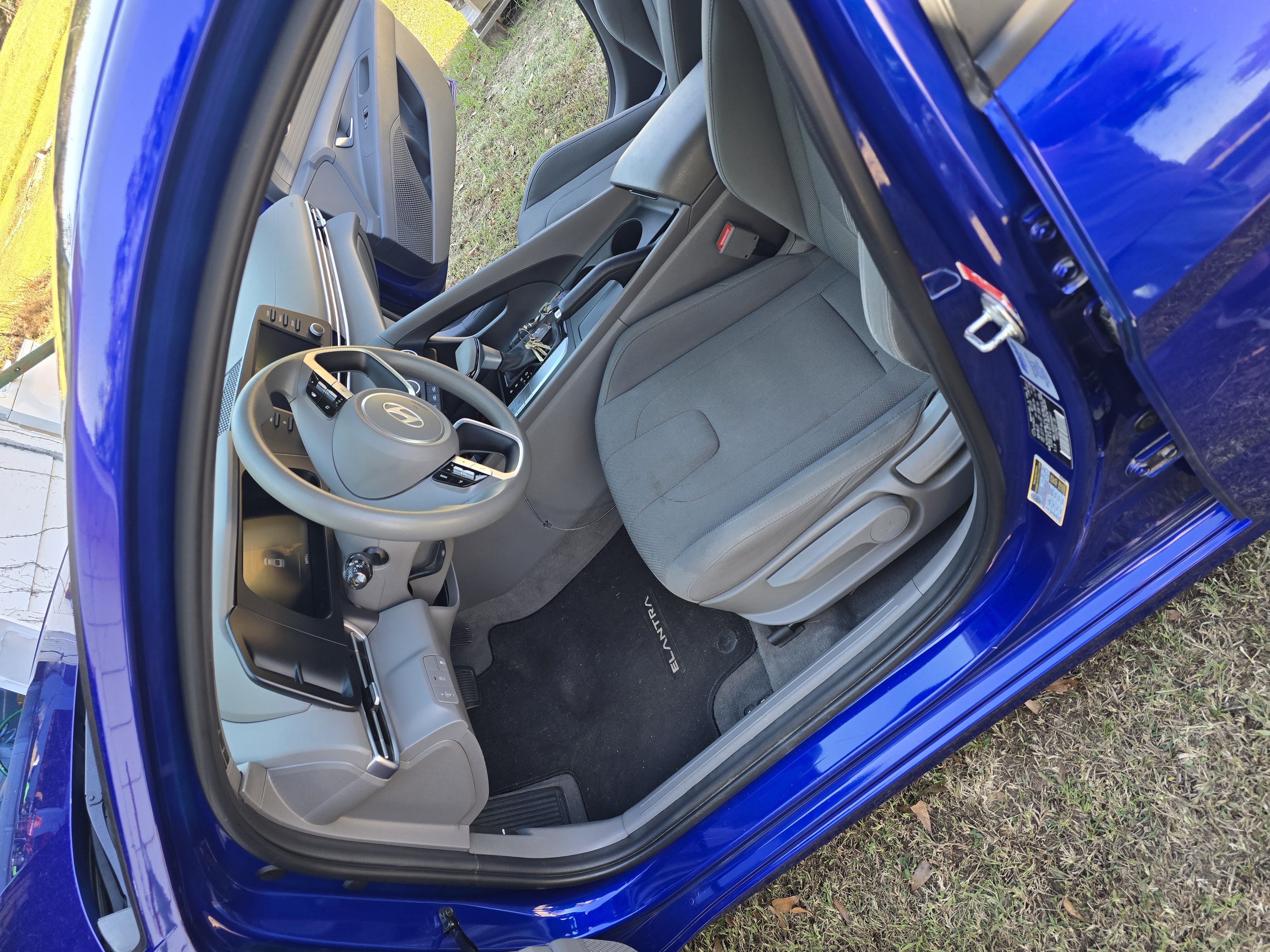 Used 2024 Hyundai Elantra SE FWD image 12