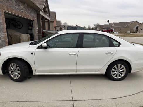 Used 2015 Volkswagen Passat 1.8T Wolfsburg Edition image 2