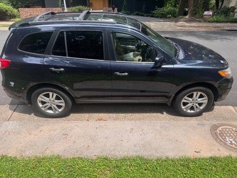 Used 2011 Hyundai Santa Fe Limited FWD image 2
