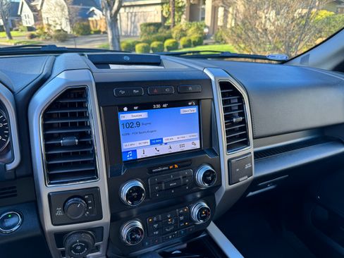 Used 2019 Ford F150 Lariat w/ Equipment Group 502A Luxury image 20
