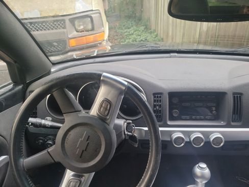 Used 2004 Chevrolet SSR w/ Preferred Equipment Group image 13