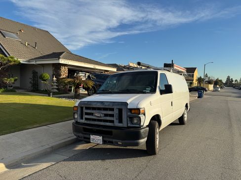 Used 2013 Ford E-150 and Econoline 150 w/ PWR Group image 2