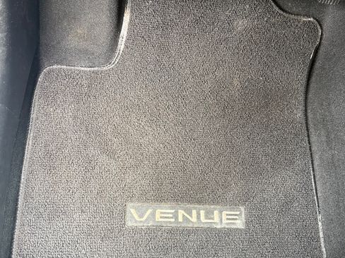Used 2025 Hyundai Venue Limited FWD image 18