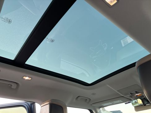 Used 2020 Land Rover Defender 110 HSE image 17