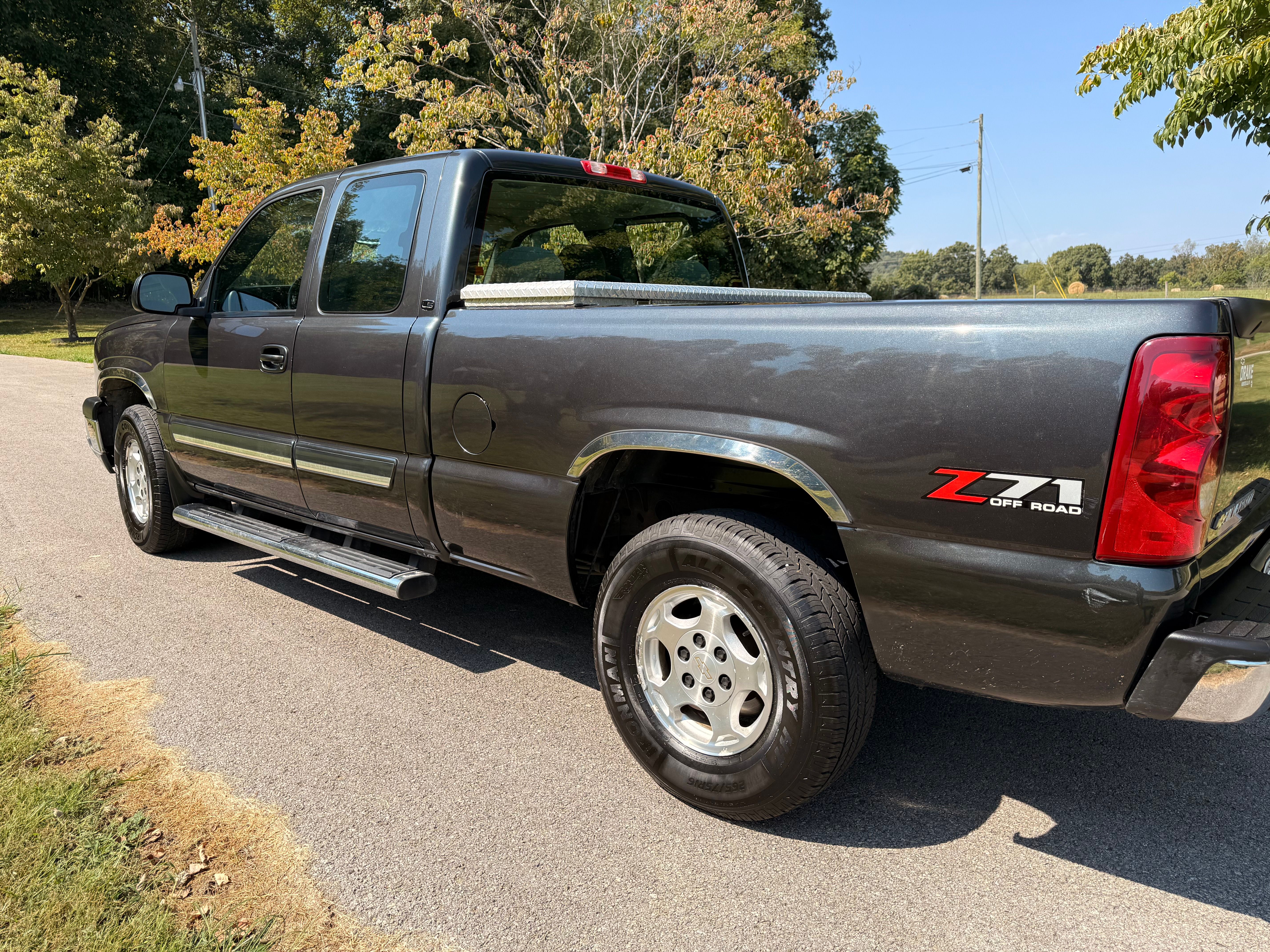 Used 2003 Chevrolet Silverado 1500 LS w/ Off-Road Package AWD/4WD image 8