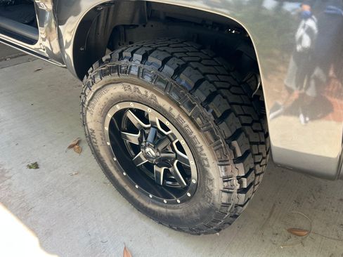 Used 2014 Toyota Tacoma PreRunner w/ SR5 Package image 14