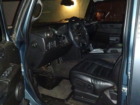 Used 2005 HUMMER H2 SUT w/ Preferred Equipment Group image 2