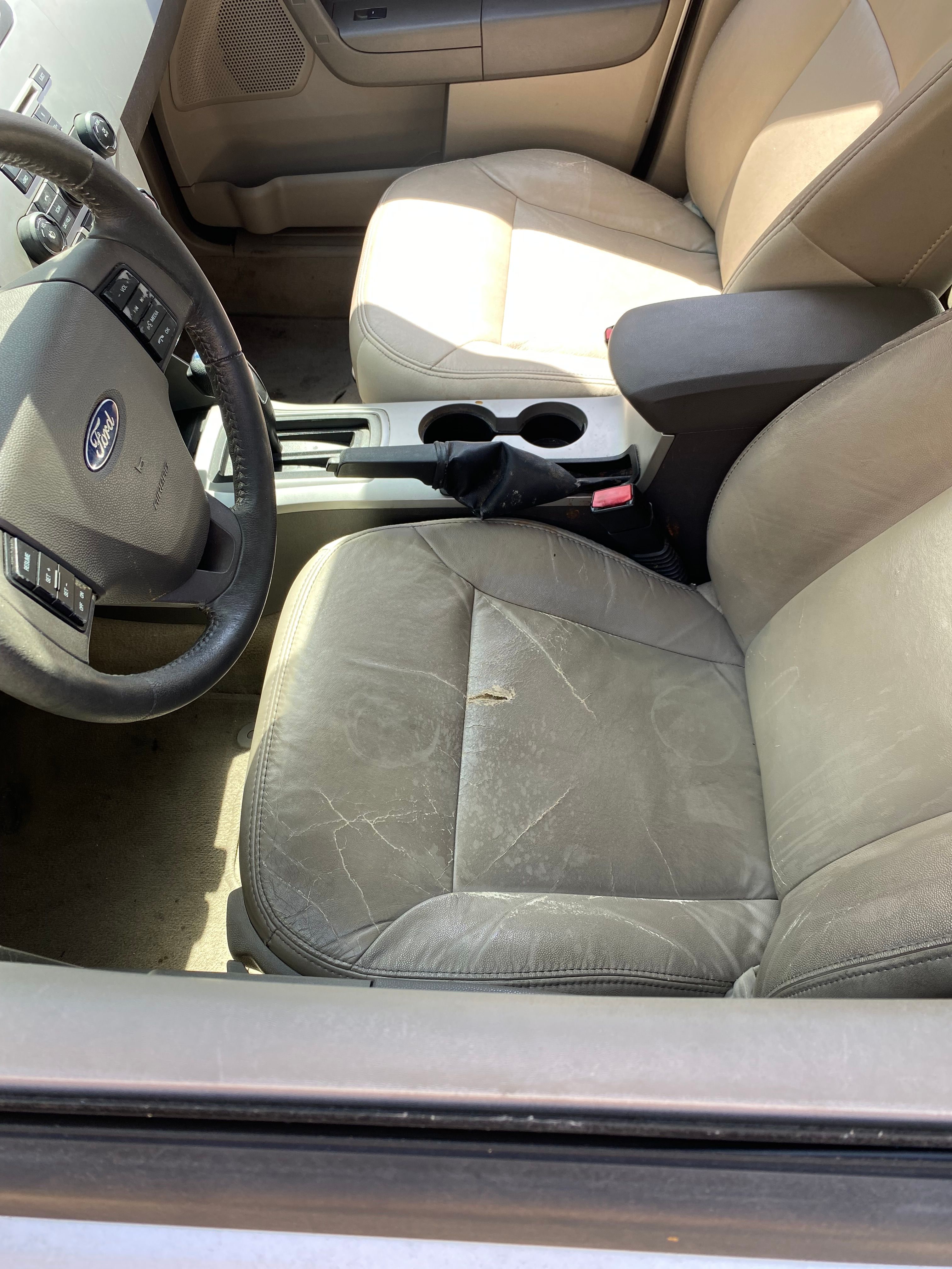 Used 2010 Ford Focus SEL FWD image 11